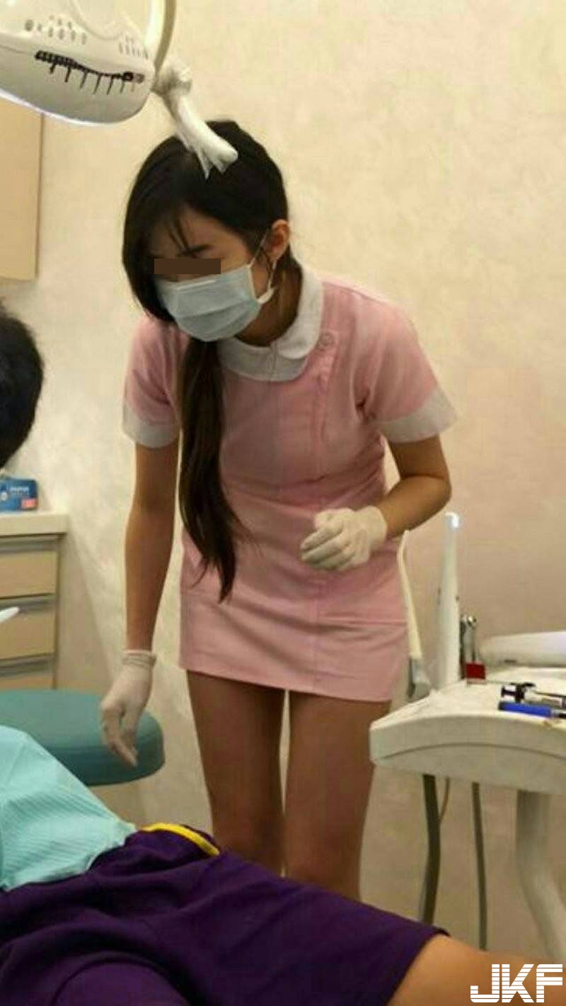 超狂！網友看牙醫驚見女助理「短裙露內褲」牙齒整個不痛了！女助理私底下上班超狂的