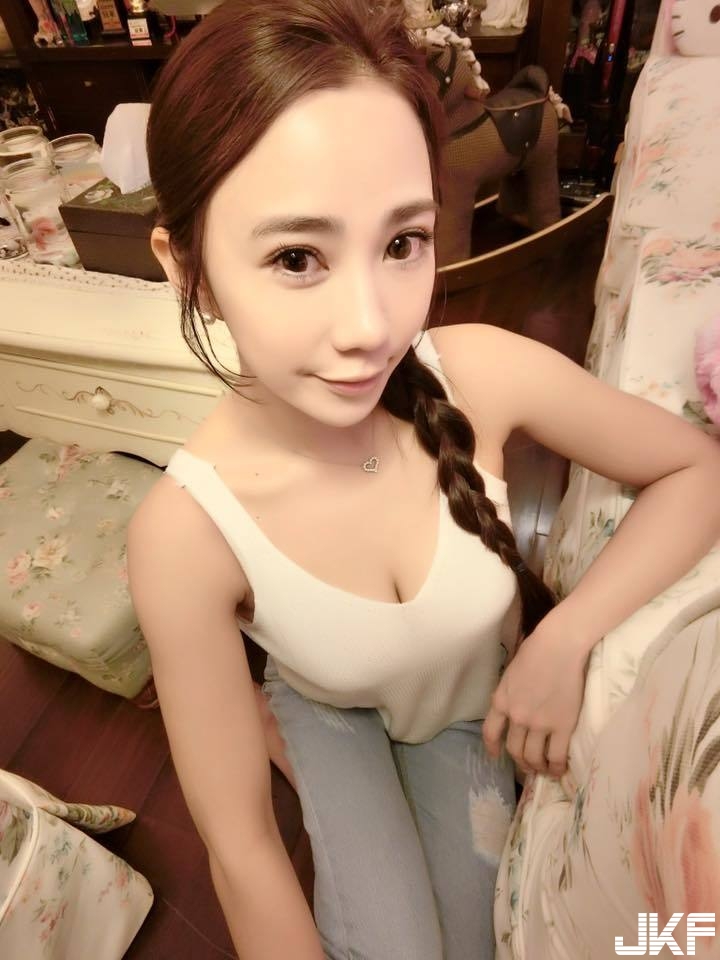 超「胸」女神！賽車界「Angelababy」！開價20萬包養你買得起嗎？