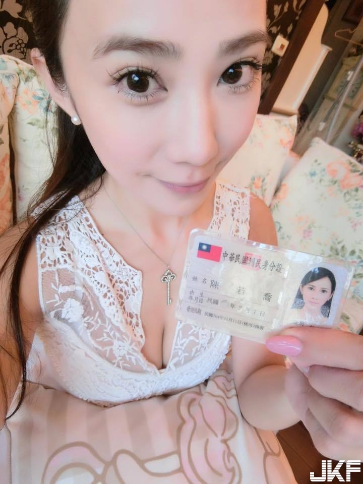 超「胸」女神！賽車界「Angelababy」！開價20萬包養你買得起嗎？