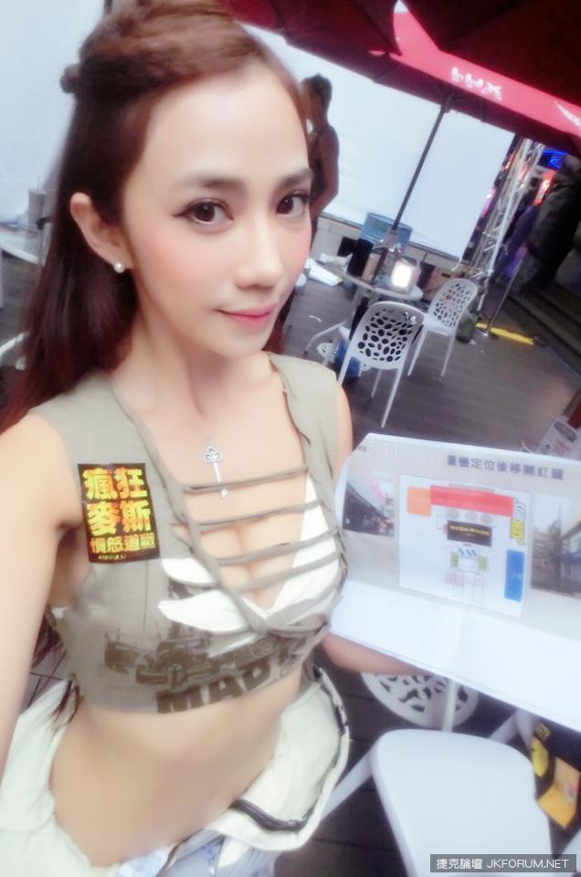 超「胸」女神！賽車界「Angelababy」！開價20萬包養你買得起嗎？