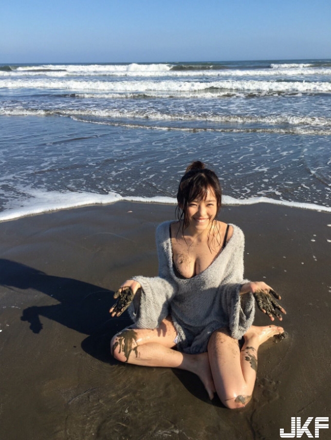 日本寫真女星表裡不一？私生活照曝光 鏡頭前後反差極大判若兩人（哇嗚～大開眼界