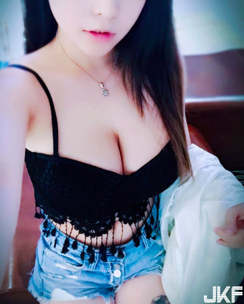 好狂！「爆乳撞球妹」引各大群組瘋傳！超惹火「架杆姿勢」讓網友都戀愛了&#8230;