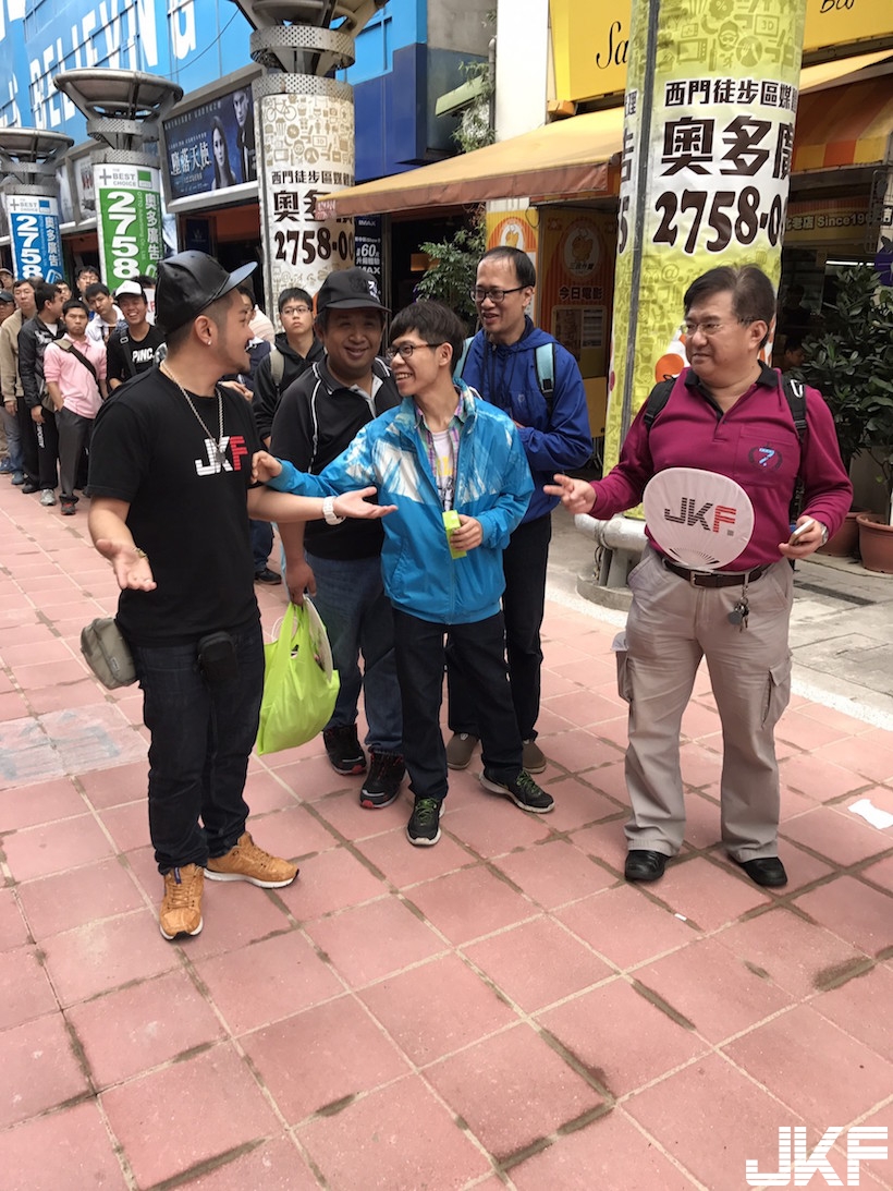 好狂！JKF女郎「最強年曆見面會」凌晨爆滿人潮！活動現場畫面實在太誇張了&#8230;