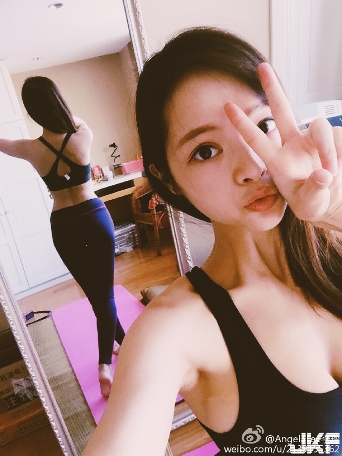 正妹重訓把自己弄得溼答答「美胸翹臀」都在發亮！私底下居然是這樣子…