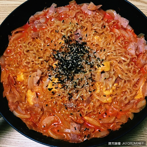 爆辣！辣得超狂的韓式辣雞炒麵你吃過嗎？那你吃過韓國人發明的這些新吃法了嗎？
