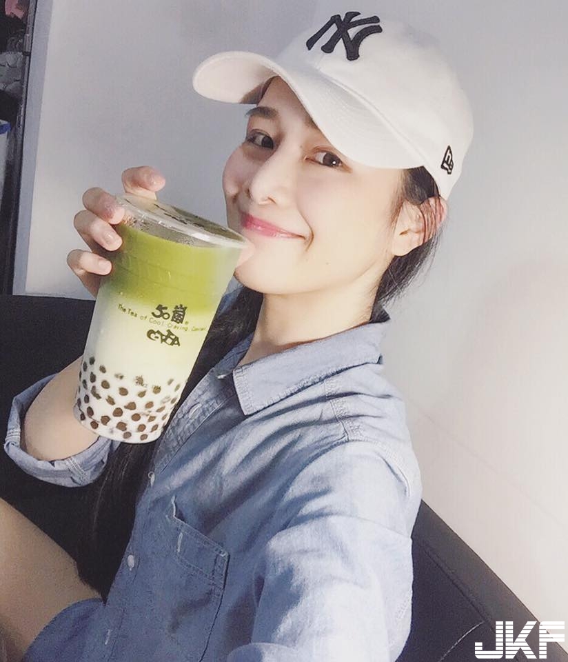 暴食網美「千千」超狂！嗑12碗泡麵驚呆網友！