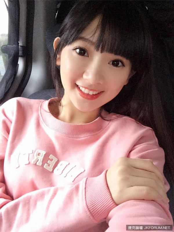 媽媽發怒！看個幼幼台老公、小孩魂都飛了！感嘆姊姊威力太強……小孩、大人一併俘虜