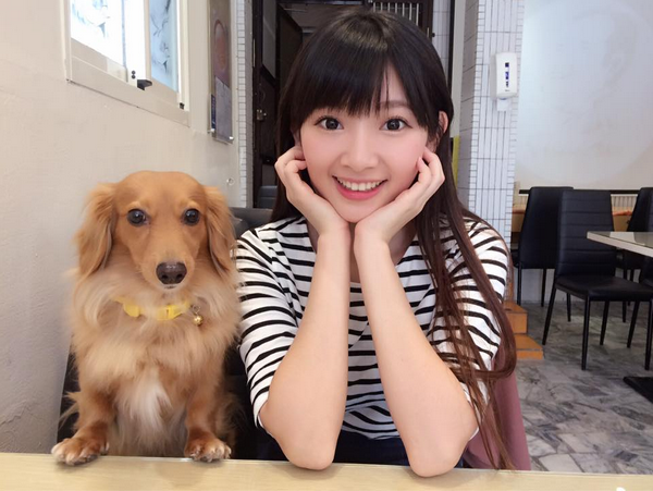媽媽發怒！看個幼幼台老公、小孩魂都飛了！感嘆姊姊威力太強……小孩、大人一併俘虜