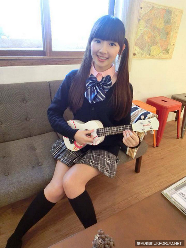 媽媽發怒！看個幼幼台老公、小孩魂都飛了！感嘆姊姊威力太強……小孩、大人一併俘虜