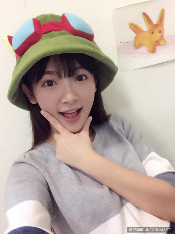 媽媽發怒！看個幼幼台老公、小孩魂都飛了！感嘆姊姊威力太強……小孩、大人一併俘虜