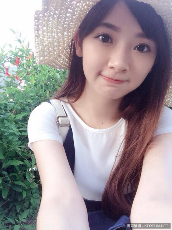 媽媽發怒！看個幼幼台老公、小孩魂都飛了！感嘆姊姊威力太強……小孩、大人一併俘虜