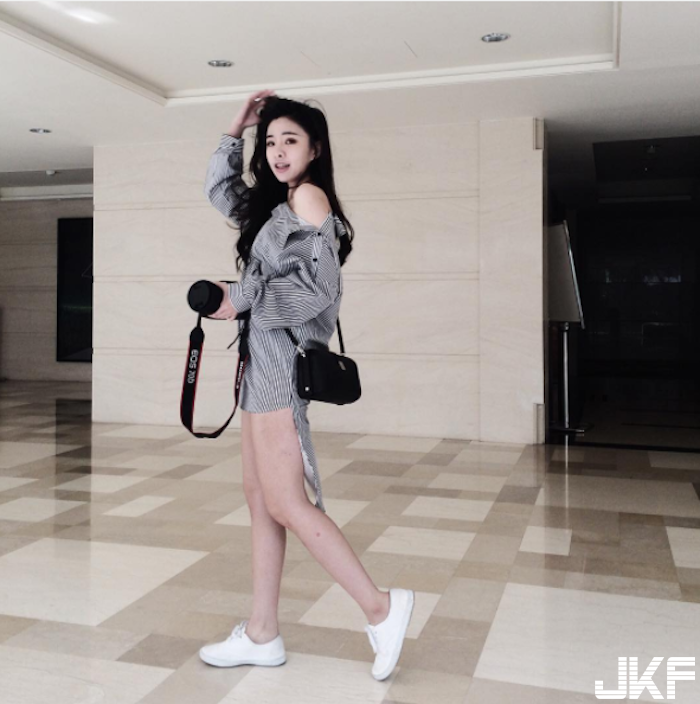 台灣網拍老闆娘「自拍內褲照」引網友瘋傳！這種尺度看了真的好害羞喔&#8230;