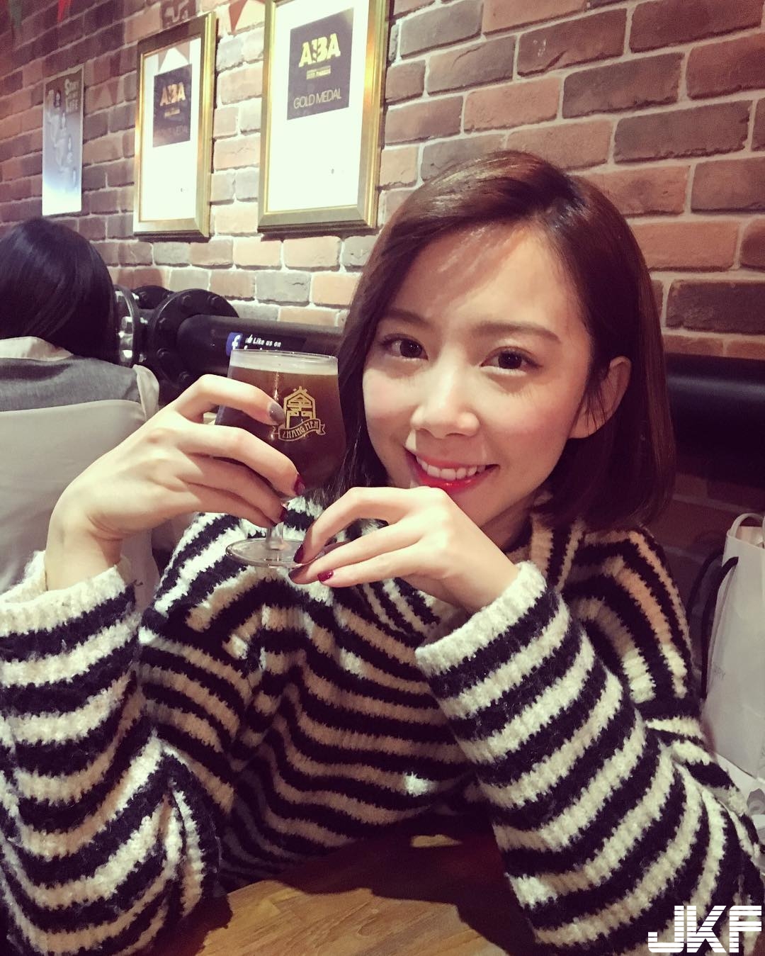 「輔大張景嵐」氣質正妹胸前又有料！連證件照都美到讓人想戀愛！
