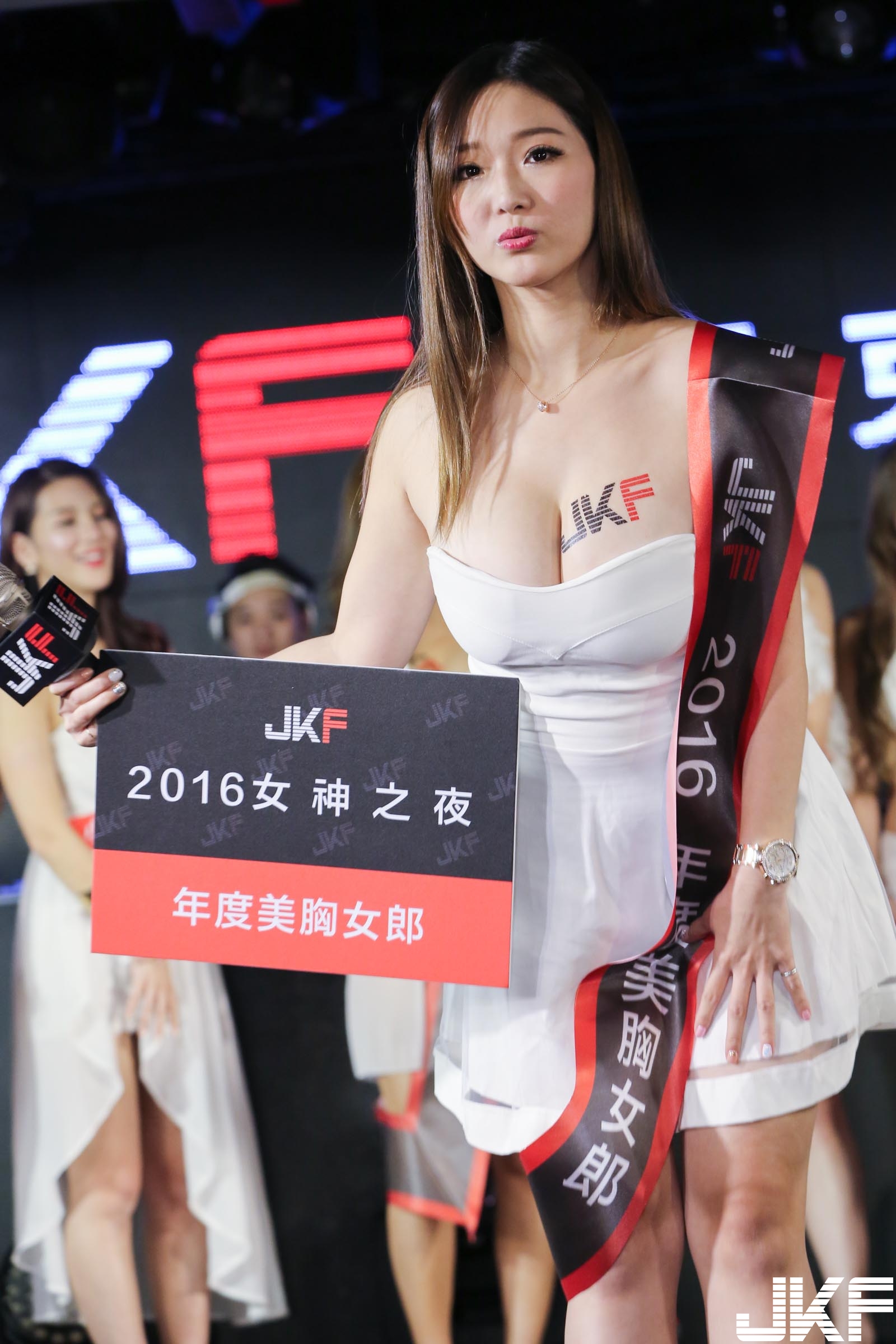 叫我選出「最佳JKF女郎」實在太為難了　十位佳麗後台美照讓人噴鼻血！