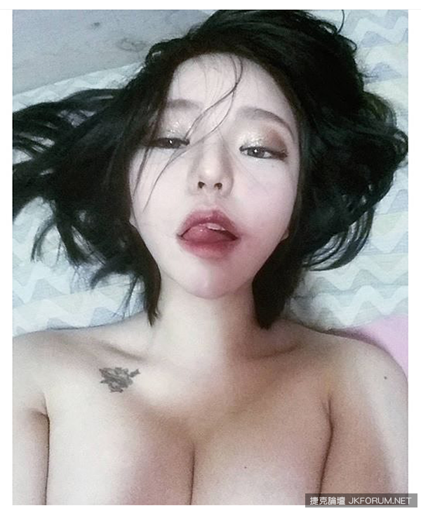 韓國高中妹子照片尺度超瘋狂，尺度大到慘遭退學，退學後妹子居然變本加厲！太殺啦！