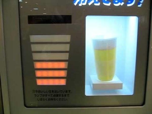 好神奇！自動販賣機又一新創意，現做現烤的比薩販賣機讓網友嗑完還想再吃