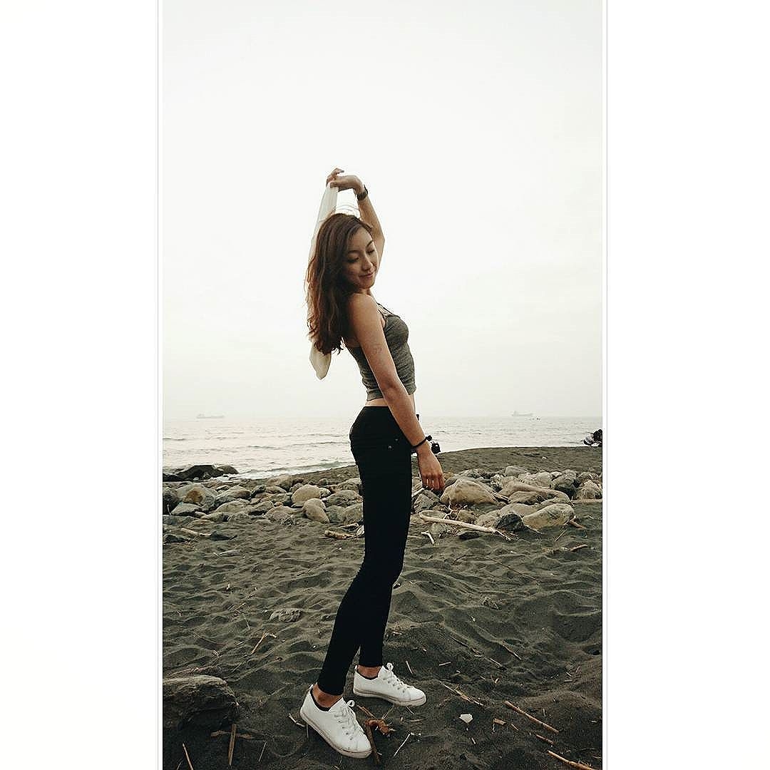 超甜美「女警」號稱警界女神！網友跪求上銬帶走，路邊遇到絕對立馬違規…