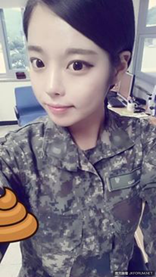 韓國最美「海軍妹」這顏值真的超高！齁唷~你再這樣漂亮下去人家就要去當兵了喔！