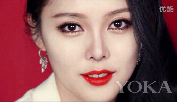 2NE1前團員CL的禦用彩妝師，用化妝在變身！韓國人稱＂神手化妝師＂沒想到美貌也是一流！