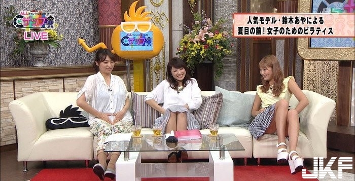 【6upoker】放送事故！日本年輕主播「露底走光」　內褲品牌都被搜出來了！