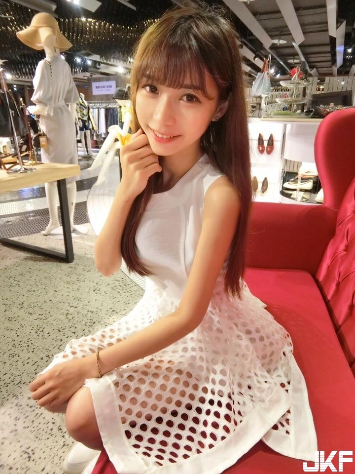 未來的波麗士大人正妹「Ti Ti」預約警界之花 天使臉孔火辣身材 網友：犯罪率要上升了！