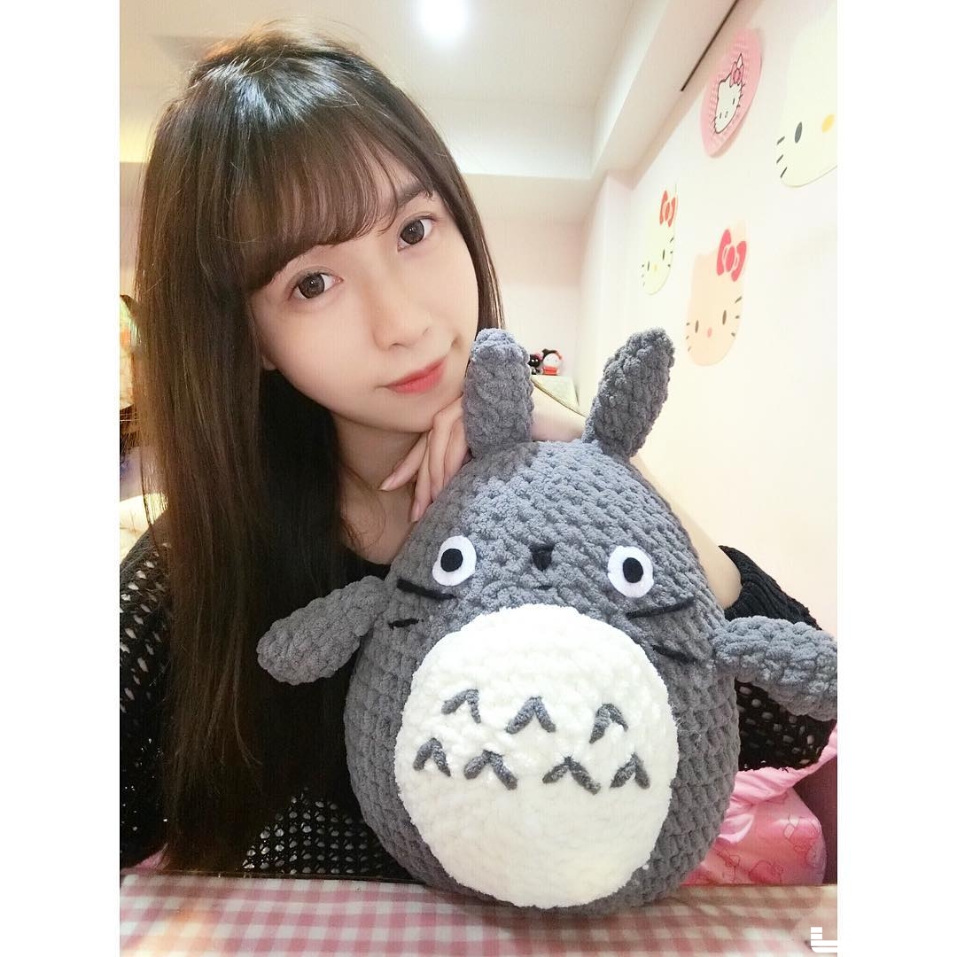 未來的波麗士大人正妹「Ti Ti」預約警界之花 天使臉孔火辣身材 網友：犯罪率要上升了！
