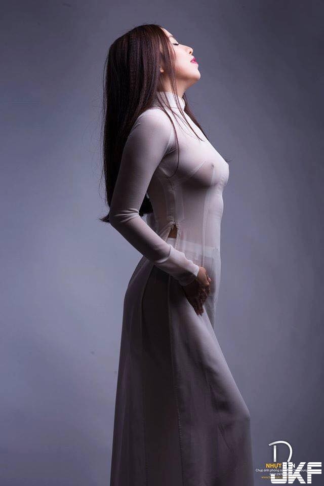 越南爆乳妹犯傻自PO走光照！「小粉紅」意外露出&#8230;