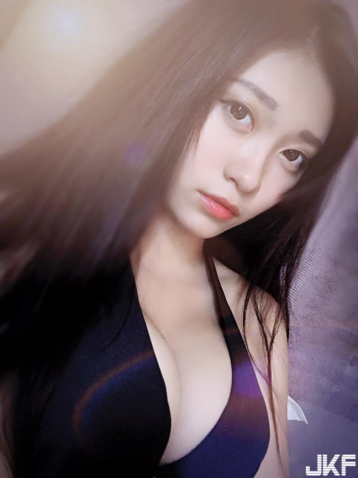 相似度100%！表特女神「爆乳版子瑜」身材超火辣…網友全暴動了！