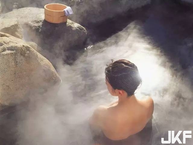 裸女泡溫泉好香好性感？「真實女湯奇景」讓男性幻想破滅