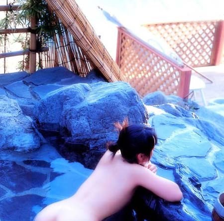 裸女泡溫泉好香好性感？「真實女湯奇景」讓男性幻想破滅