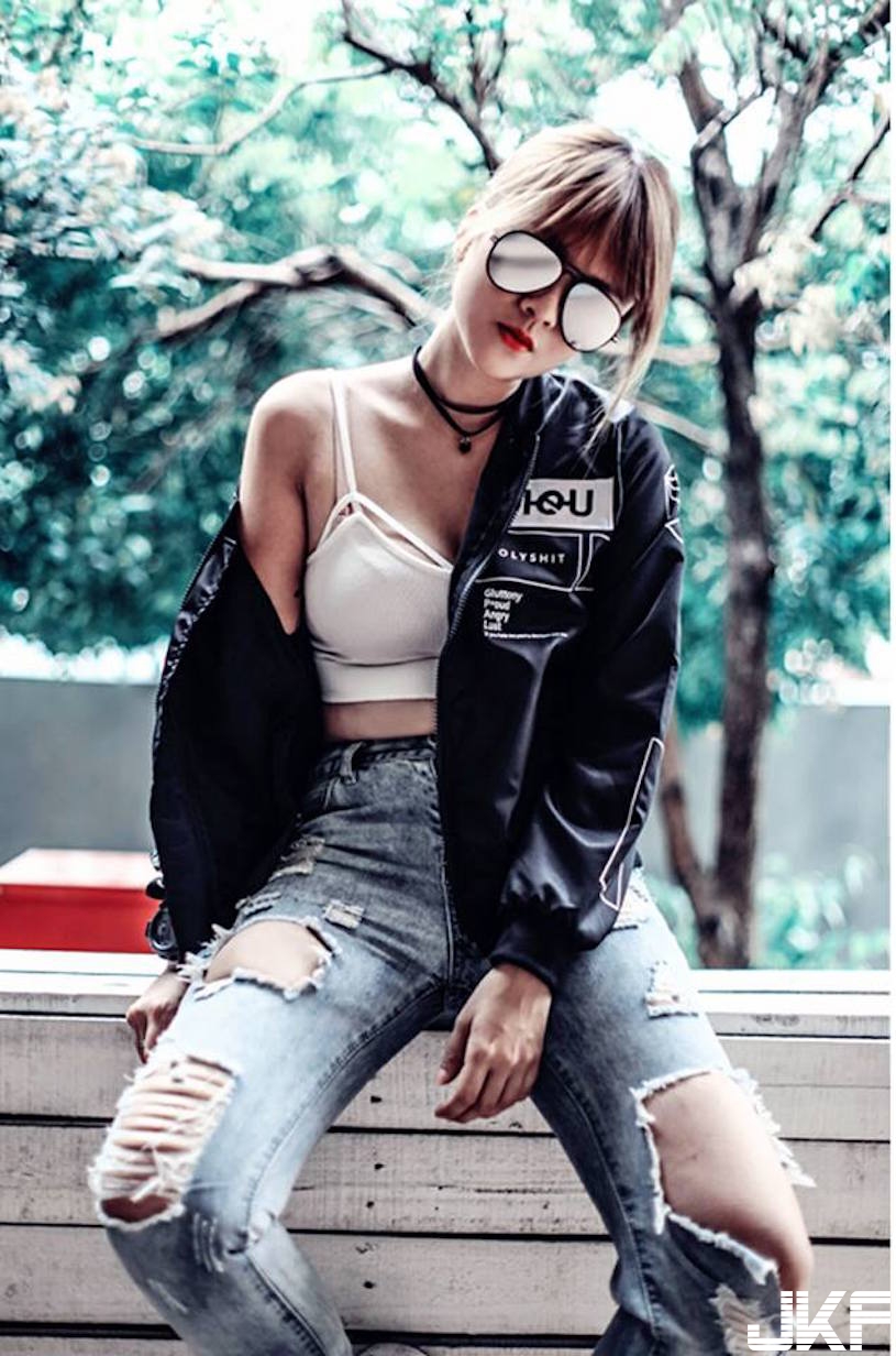 愛滿出來！超犯規「E奶爆乳妹」乳量有夠兇殘！ 一發「巨乳照」散發滿滿的愛…