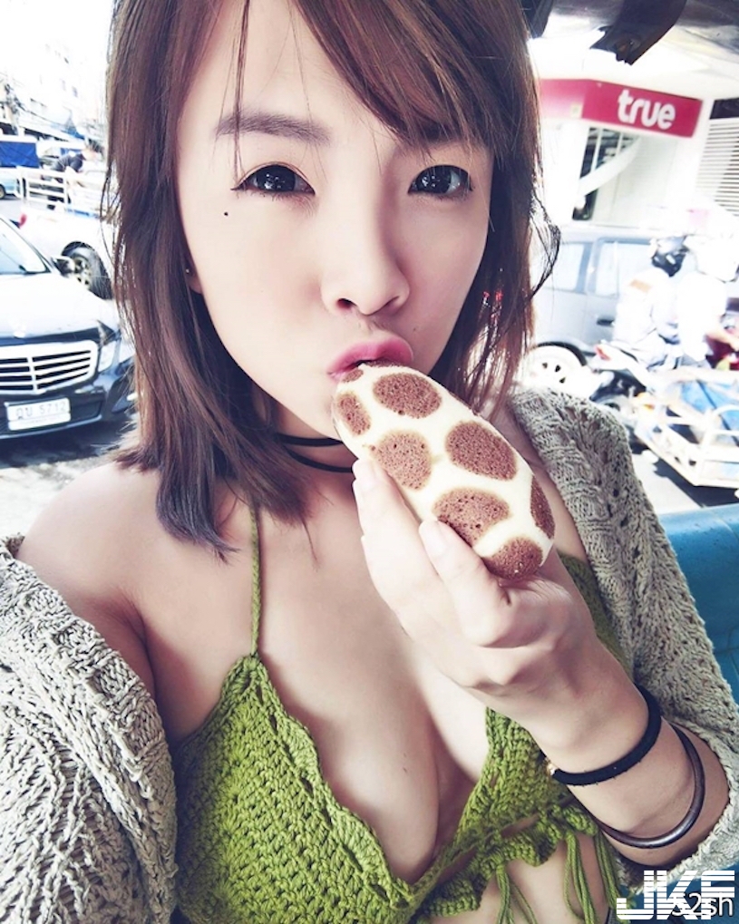 愛滿出來！超犯規「E奶爆乳妹」乳量有夠兇殘！ 一發「巨乳照」散發滿滿的愛…