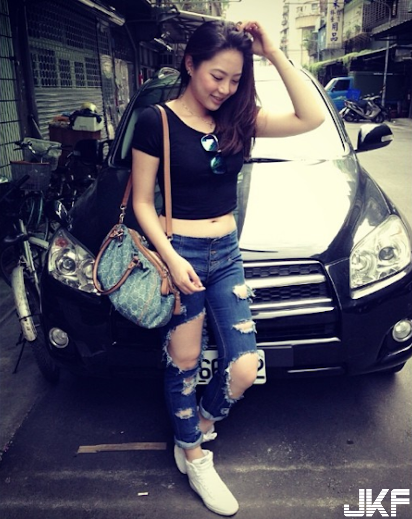 百貨最兇！台北「 巨乳櫃姐」歐美規格太犯規！滿滿的乳量讓人精神都來了&#8230;