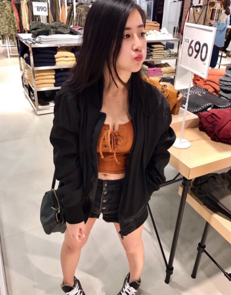 溝圖優美！頂級小隻馬「白嫩奶妹」示範給你看什麼叫「水乳交融」…