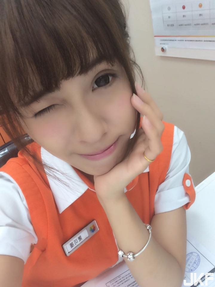 全台最美珠寶店員！制服下「隱藏巨乳」猛到讓人忘記原本是來買女友禮物&#8230;