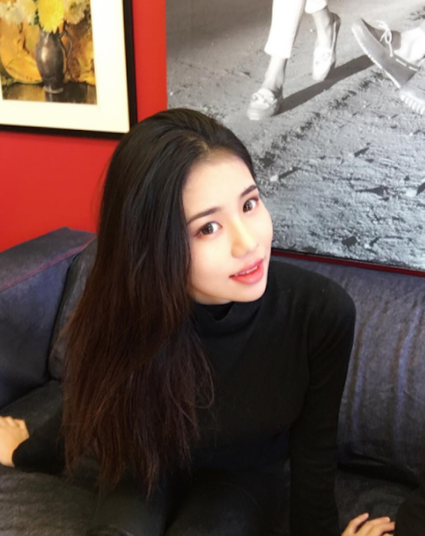 超辣！比基尼妹「性感露奶」胸部彈到「池水震盪」網：感覺水裡有奶味…