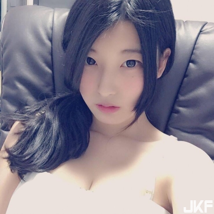 「女乃」力量爆發！日韓混血直播妹正翻，網友驚呼：「臉蛋神似秀智！」擄獲網友的心