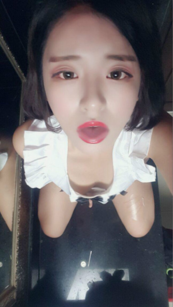 「爆乳」直播妹再出招！開直播「洗泡泡浴」春光無限好～看得讓你直喊不要不要的