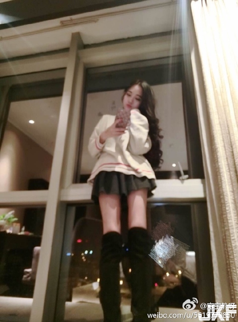 lol爆乳「呻吟妹」超尺度直播，隊友好害羞！自曝「沒穿小褲褲」真的好狂&#8230;