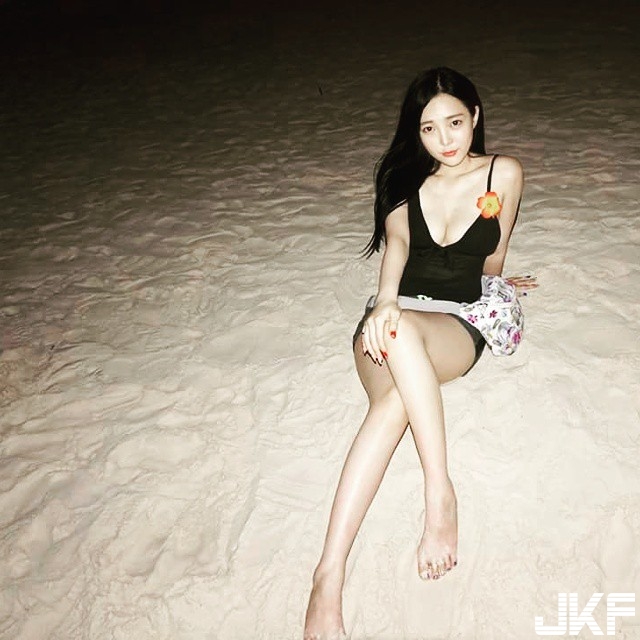 濃醇香…「美嫩爆乳妹」鏡頭前狂搖奶！這乳量搖晃幅度太狂