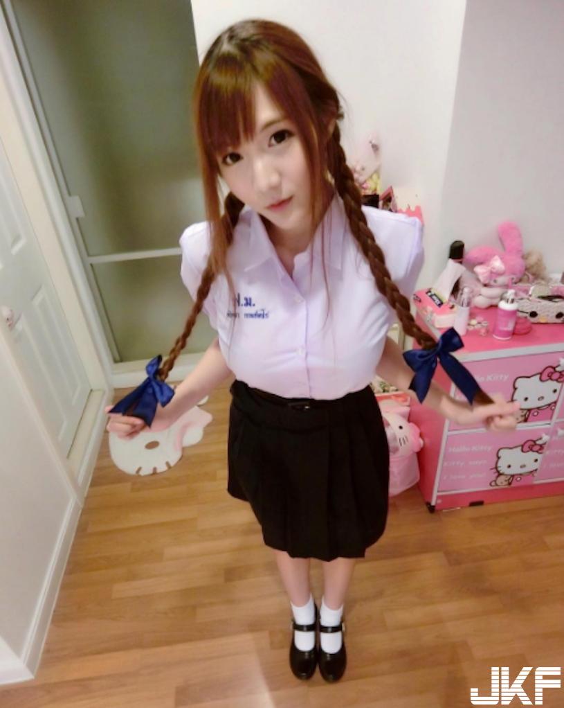 這好猛！網瘋傳「大賣場奶妹」那巨乳太猖狂！超犯規「逆天乳量」讓人受不了&#8230;