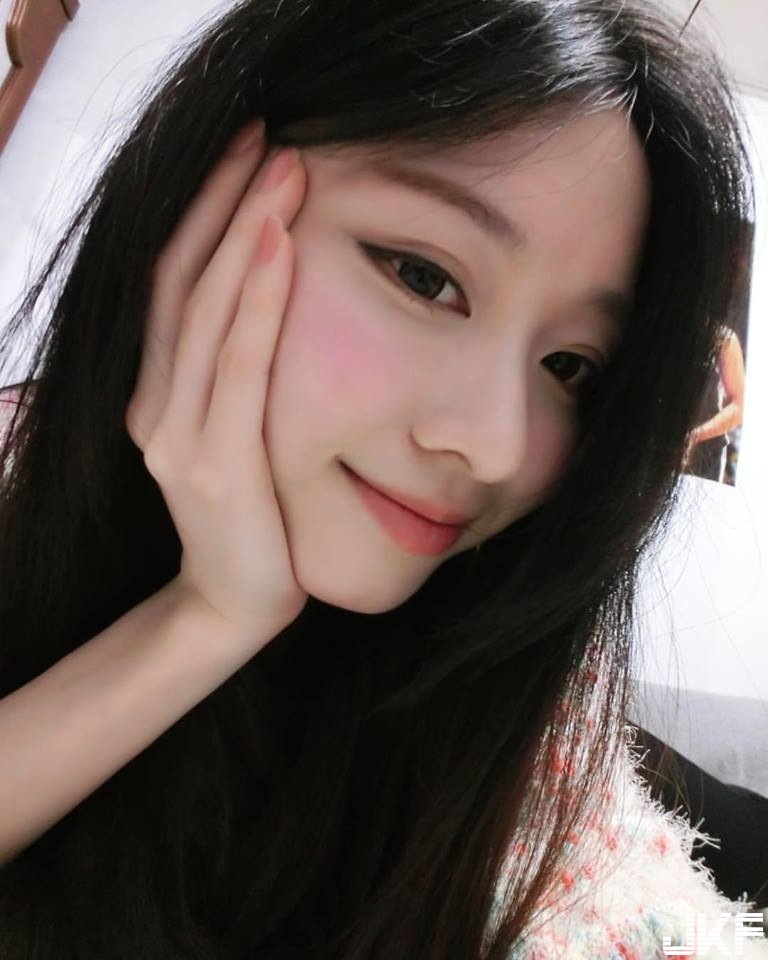 氣質北商大「逆天長腿」學生妹！「超女友系」讓網友想立刻帶回家見父母&#8230;