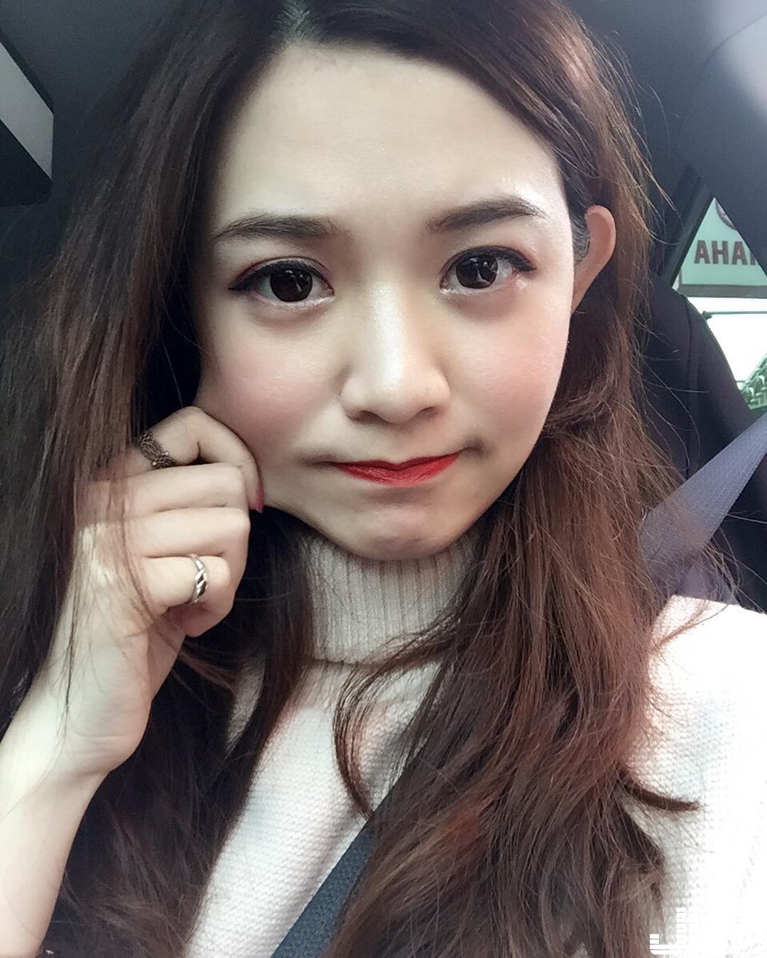 台灣亮麗女警曬「性感制服」照引瘋傳！自曝「制服太緊」大爆扣！實在太兇了…