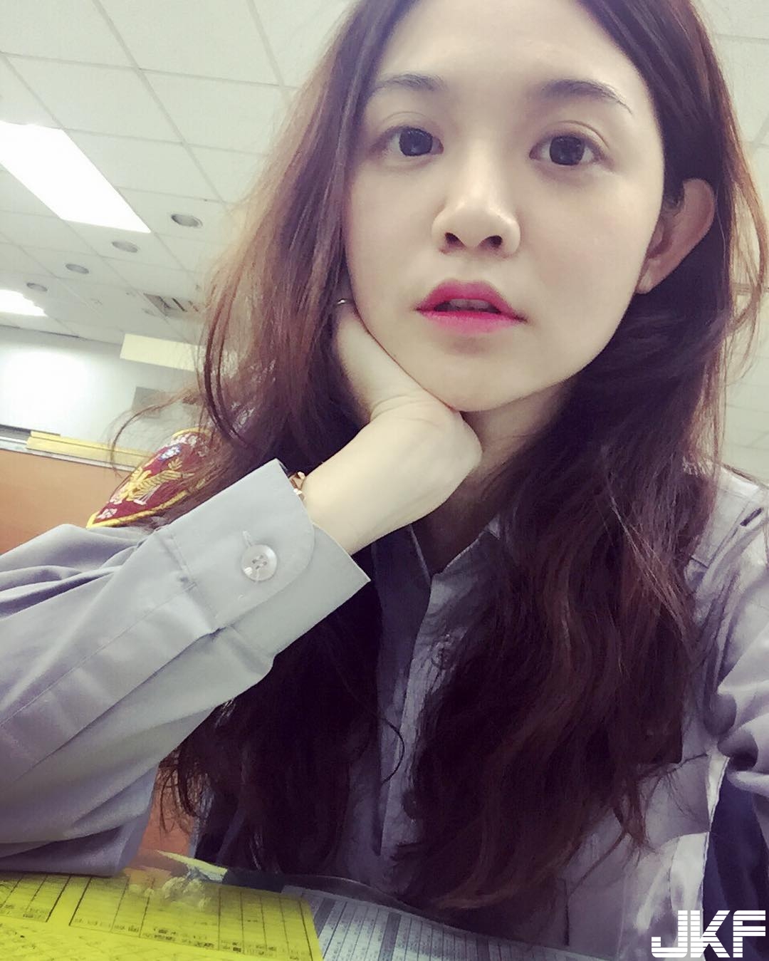 台灣亮麗女警曬「性感制服」照引瘋傳！自曝「制服太緊」大爆扣！實在太兇了…
