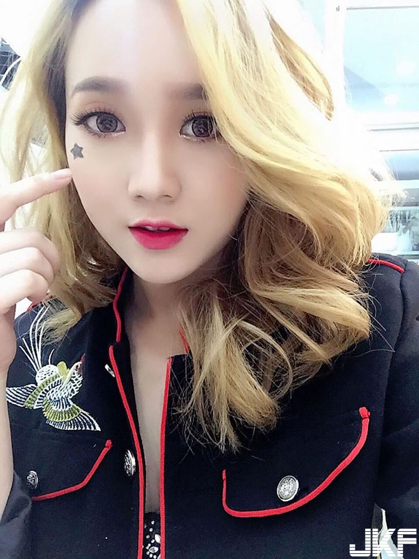 又兇又白！爆乳姊姊「性感自拍」乳量有夠兇爆！超白嫩小蠻腰讓人好想摟一下&#8230;