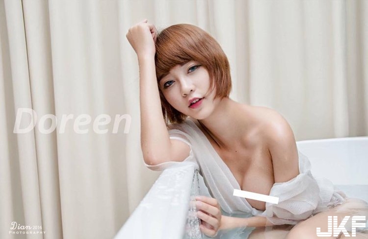 就算沒車我也想看你一眼！「最美拆車工」Doreen Iin，有點髒髒的小背心看起來真是性感