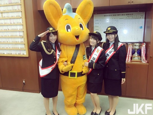 日本「美女警員」報到！高顏值的正義使者！每個都正到都意圖使人「襲警」&#8230;