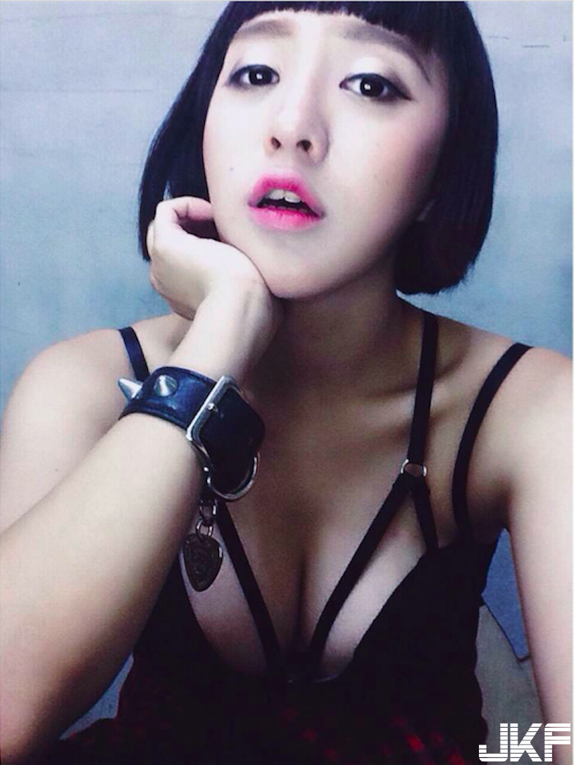 有夠猛！台中驚見「服飾店爆乳妹」都不戴胸罩！下雨天竟穿「比基尼上班」真的好狂…