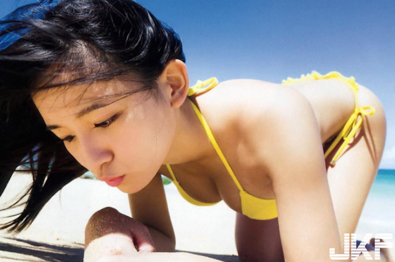 乳神降臨！網封「千年一遇巨乳」終於18歲了！超兇猛肉體「任人搓揉」引瘋傳…