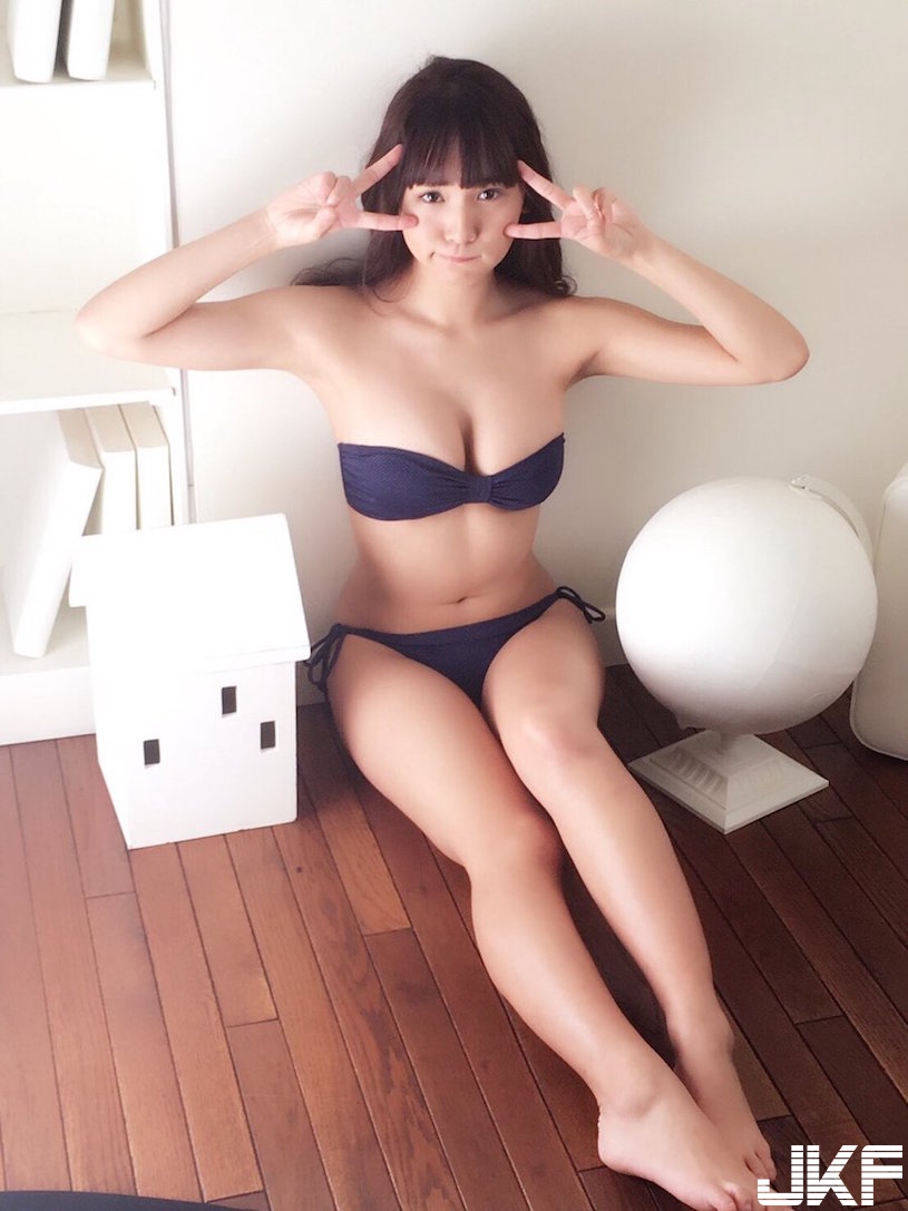 乳神降臨！網封「千年一遇巨乳」終於18歲了！超兇猛肉體「任人搓揉」引瘋傳…